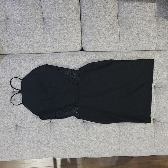 Missguided Petite Lace Back Cut Out Bodycon Mini Dress (Black, US 4) - Picture 6 of 9